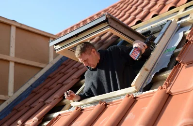 Pose de fenêtres de toit Velux à Montenay